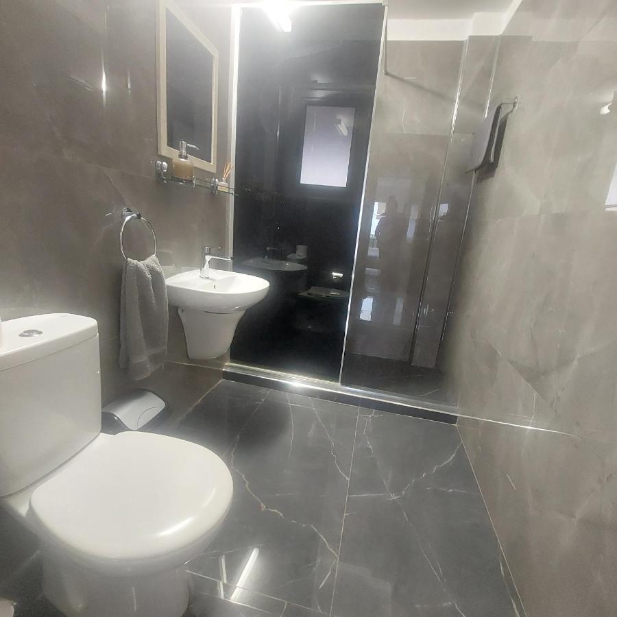 Modern Studio Apartment Armonia Court พาราลิมนี ภายนอก รูปภาพ
