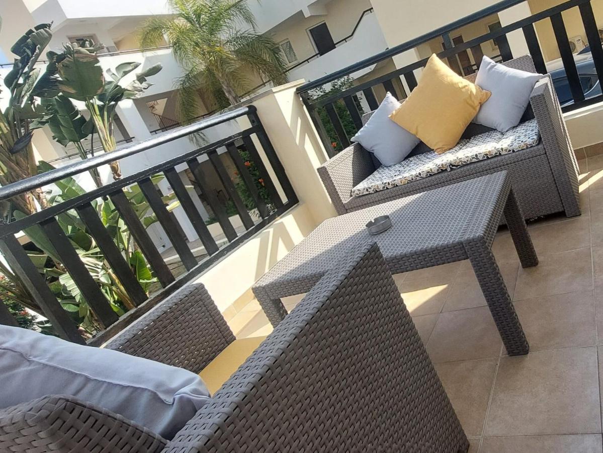 Modern Studio Apartment Armonia Court พาราลิมนี ภายนอก รูปภาพ
